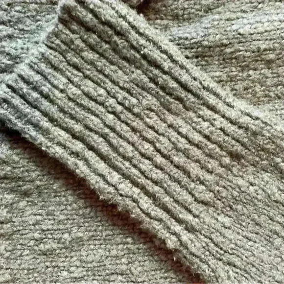 New Vince Women's Mock Neck Wool Blend Sweater Green - Picture 9 of 10